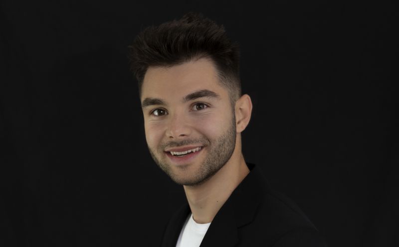 Adam Kajumi pod lupou: Kde končí byznys a začíná vykořisťování